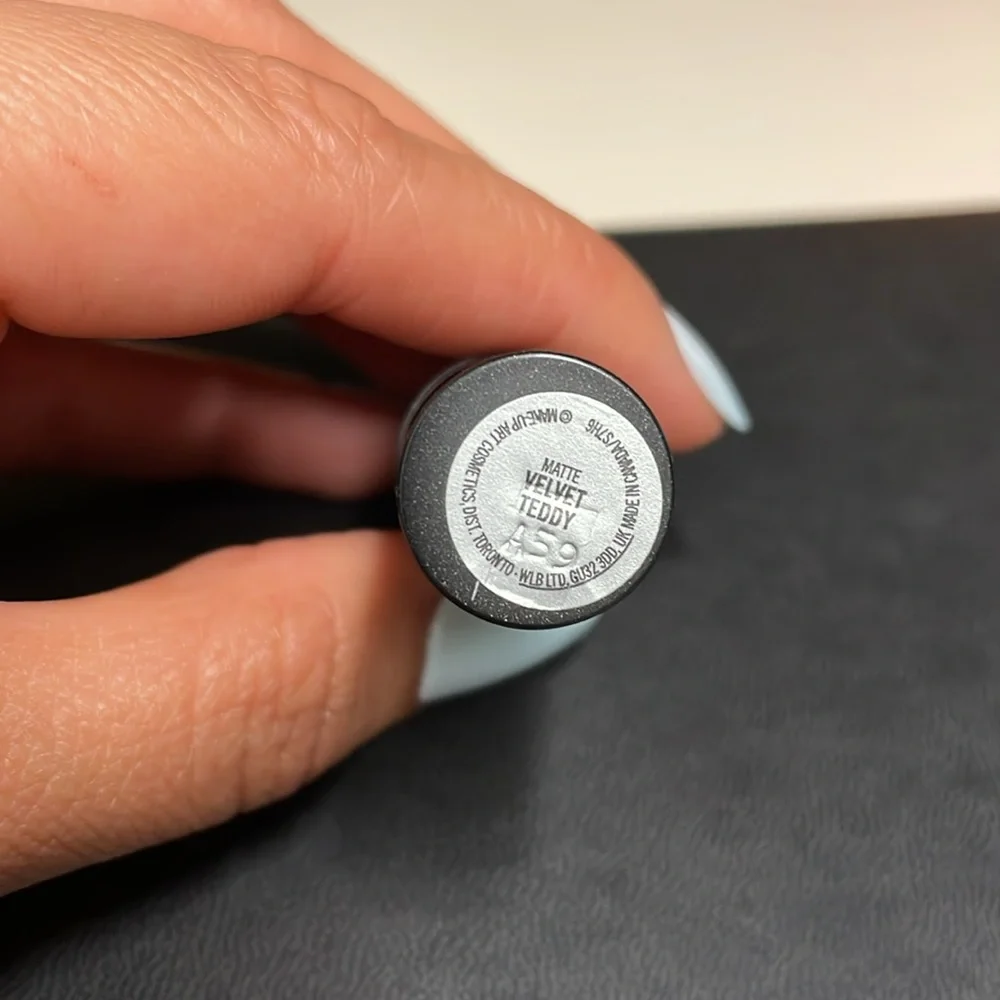 MAC Mini Matte Lipstick- Velvet Teddy